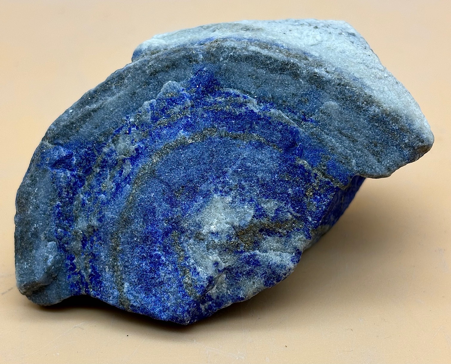 Lapislazuli-Röhrenstück