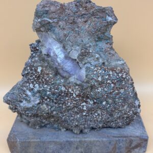 Amethyst im Basalt