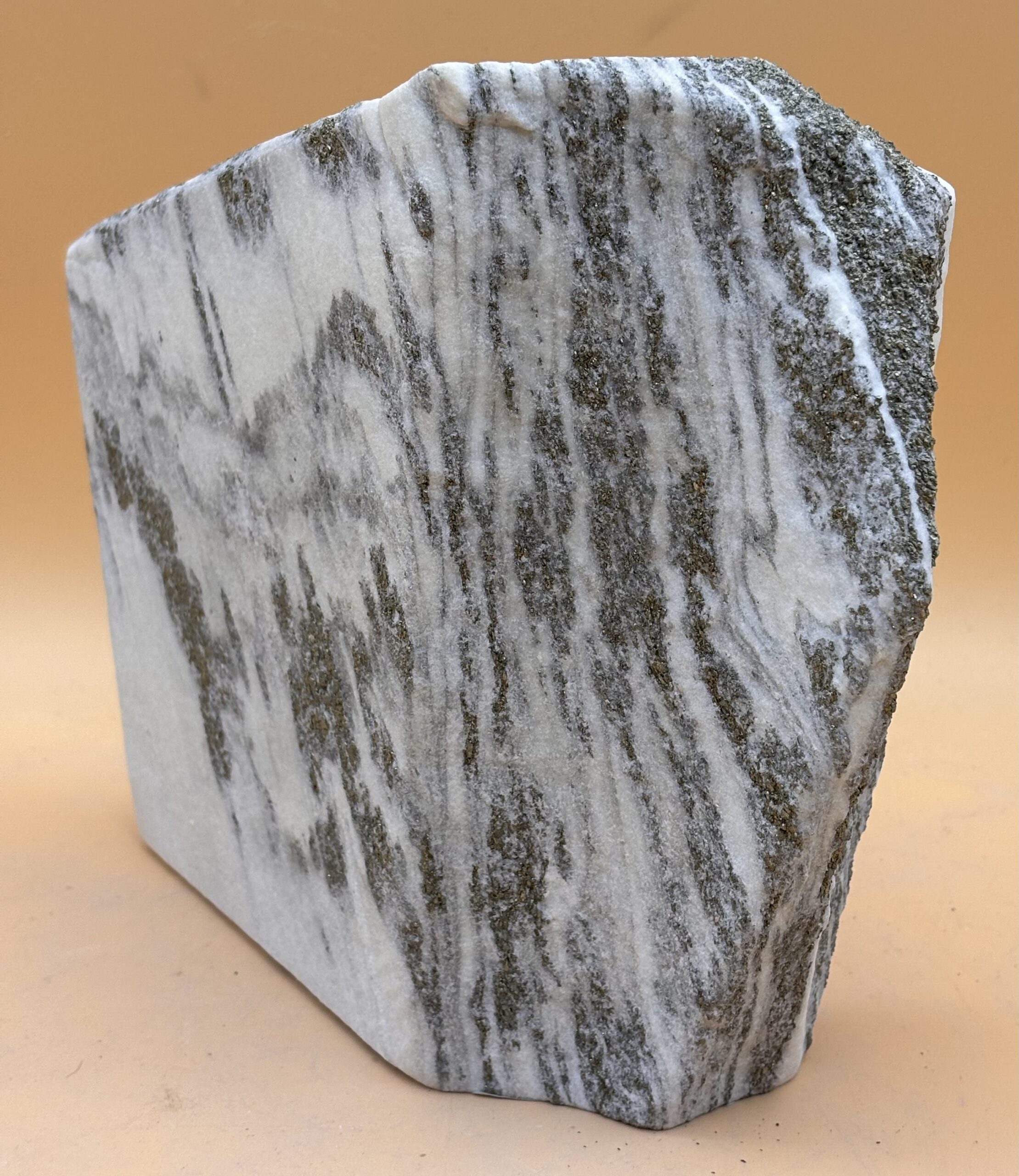 "Brandmauer" Walliser Goldmarmor – Bild 3