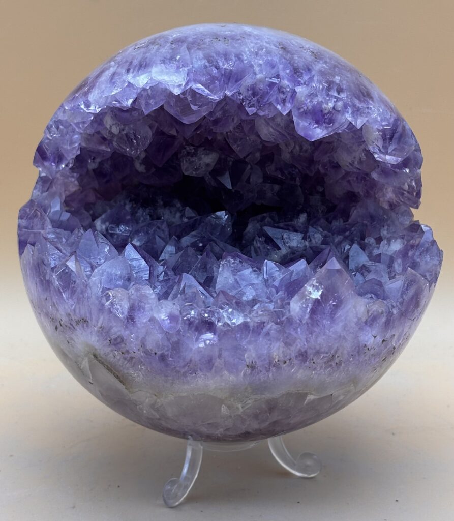 offene Amethystkugel