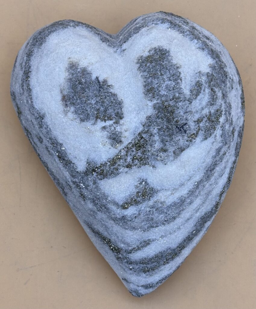 Goldmarmor Herz