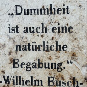 Zitat in Stein