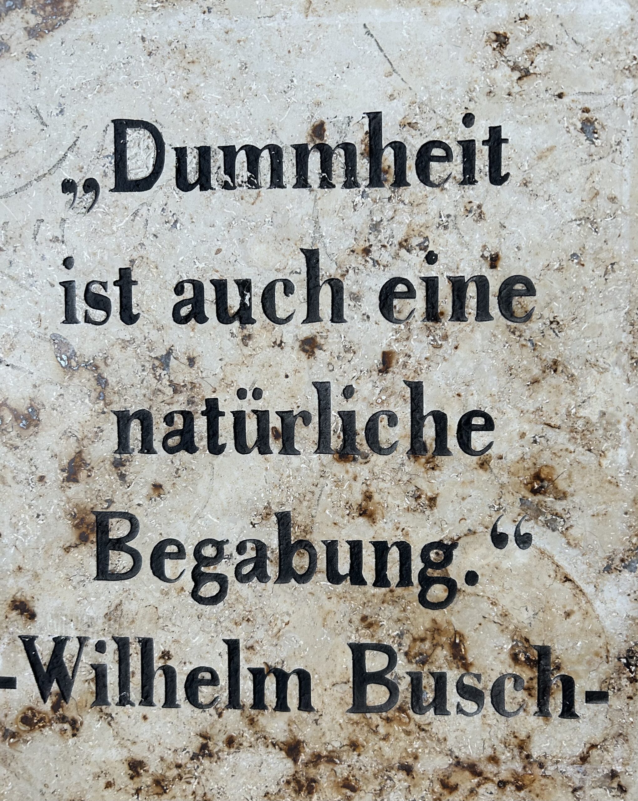 Zitat in Stein