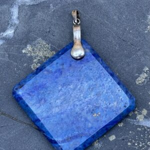 "Carre" Lapislazuli-Anhänger