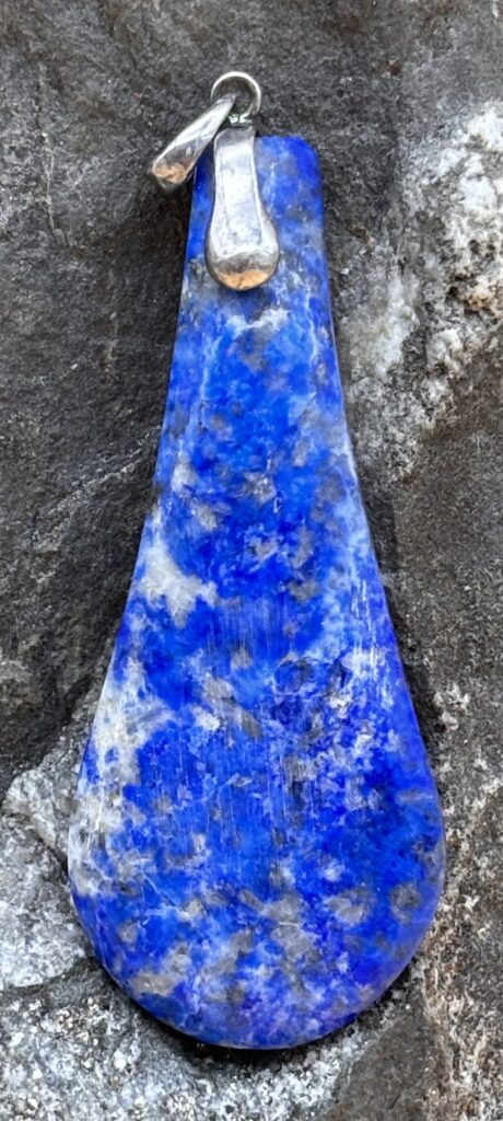 "Löwenträne" Lapislazuli Anhänger
