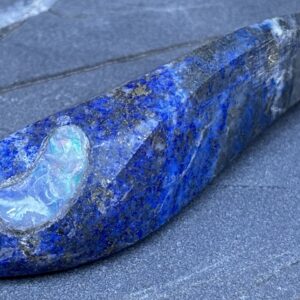 Lapislazuli mit Edelopal