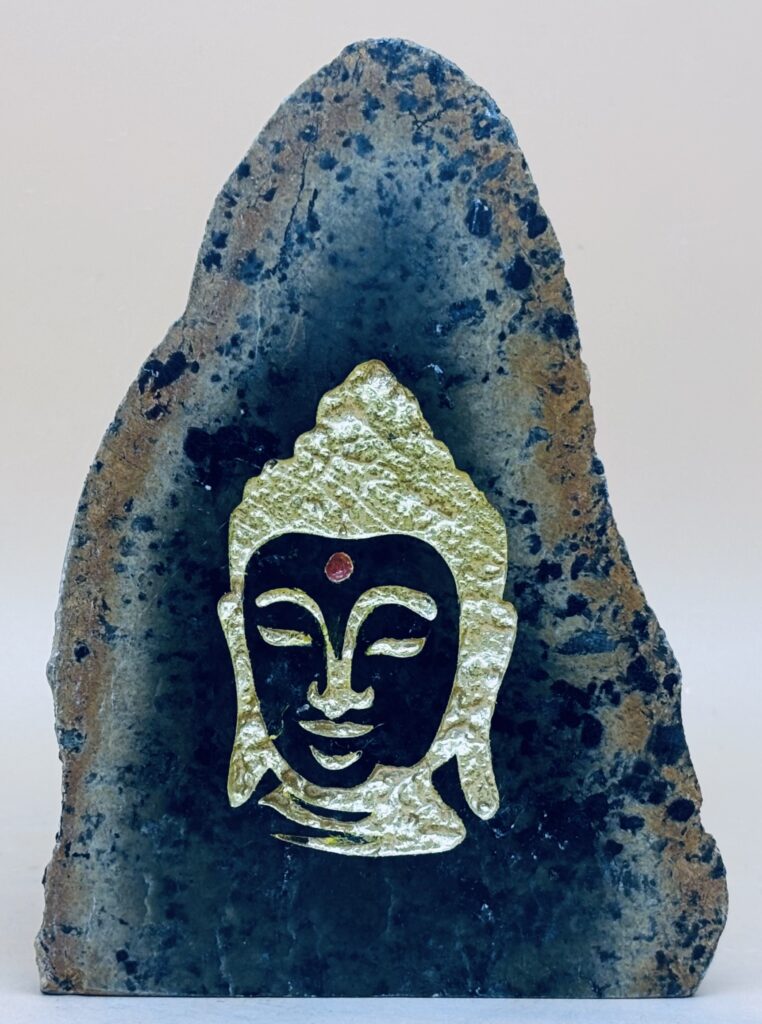 Buddha im Serpentinit