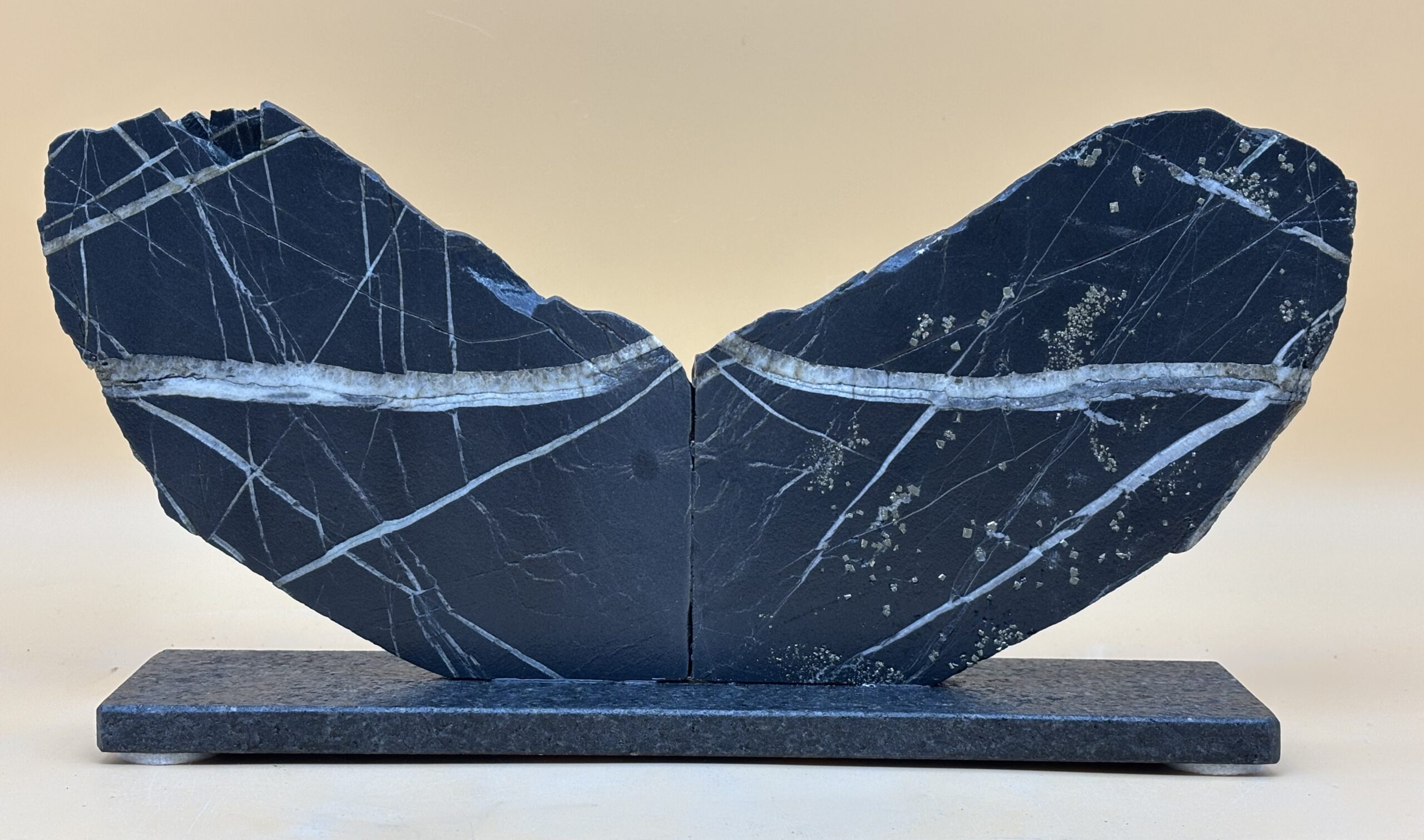 Nolla-Pyrit-Schiefer